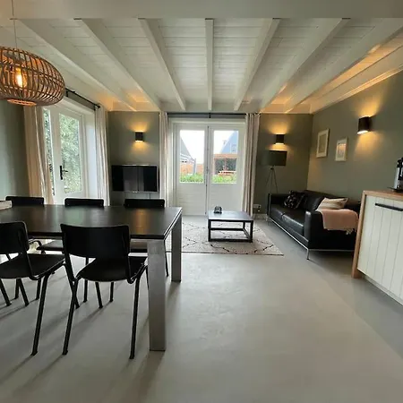 Black Barn. Feriehus *
